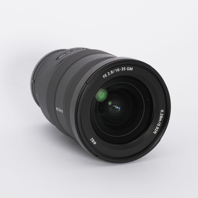 Objectiu SONY FE 16-35mm f/2.8 GM amb...