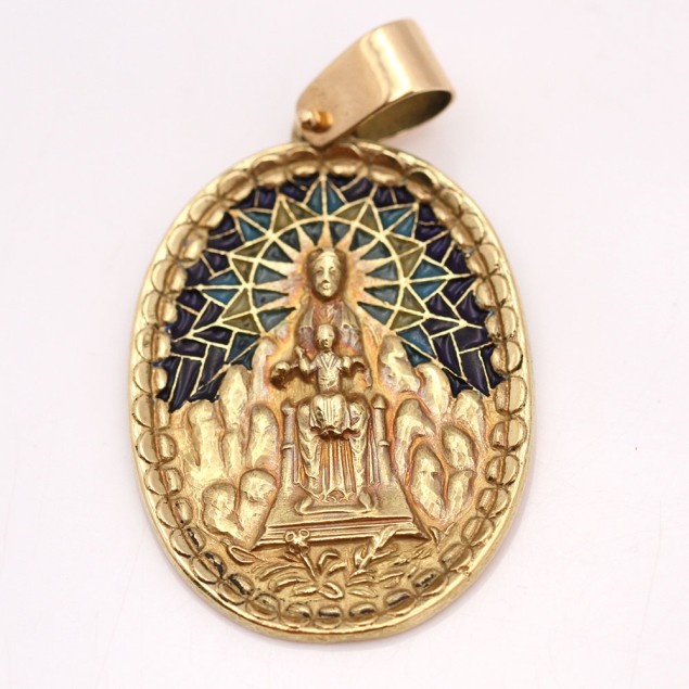 Pendentif Vierge de Montserrat en or...