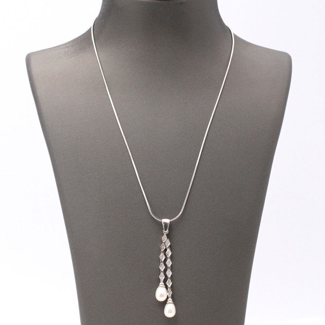 Collier en or 18k avec perles et...