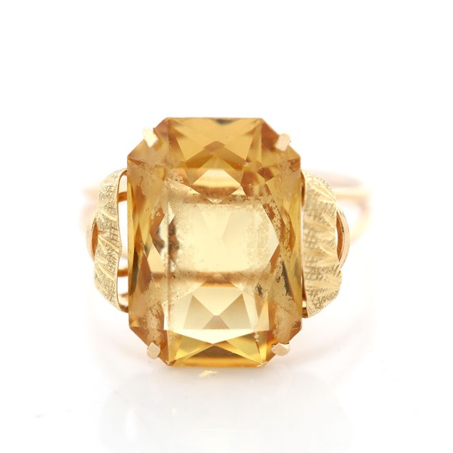 Bague en or 18k de style vintage avec...