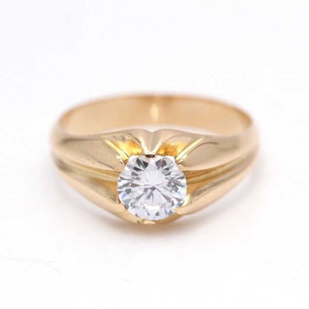 Solitaire en or 18 carats avec zircon...