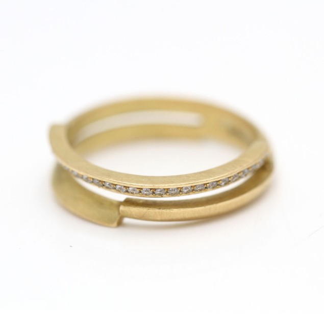 Bague d'occasion en or 18k avec diamants