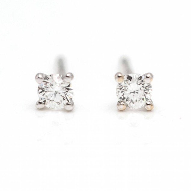 Boucles d'oreilles en or et diamants....