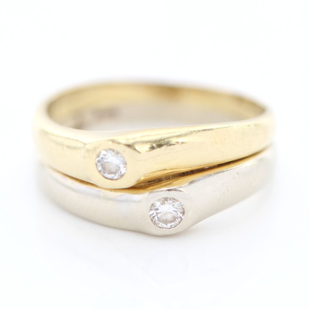 Anell d'or bicolor 18k amb diamants...